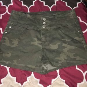 High wasted shorts